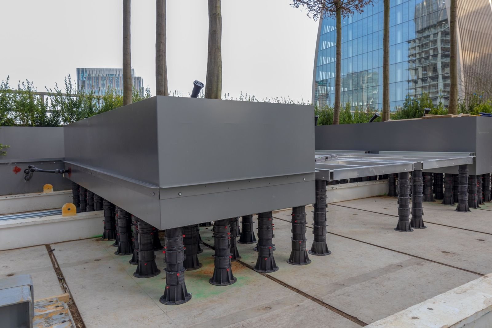 Roof terrace on 100 Bishopsgate with Buzon Pedestals