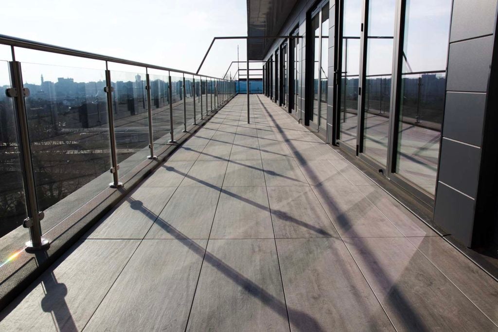 DPH pedestal system to support 20mm porcelain paving
